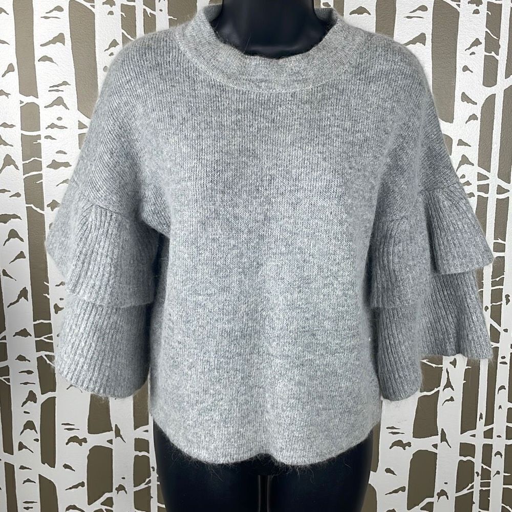 Gianni Bini Ruffled Cropped Sleeve Crewneck Fuzzy Sweater M Gray